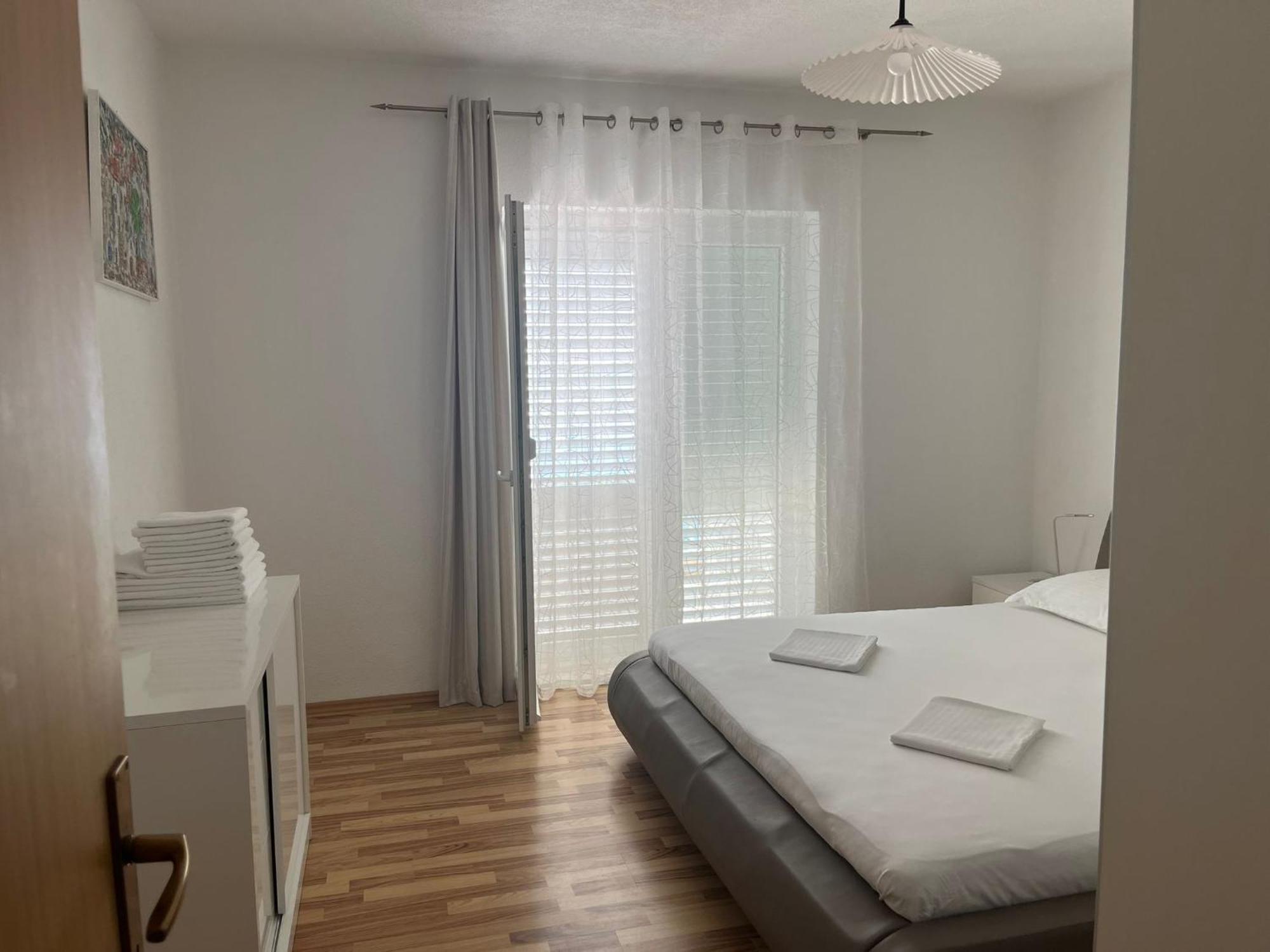 Apartment Davor Gradac  Exteriör bild