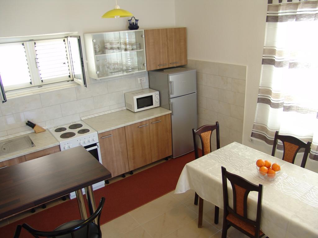 Apartment Davor Gradac  Rum bild