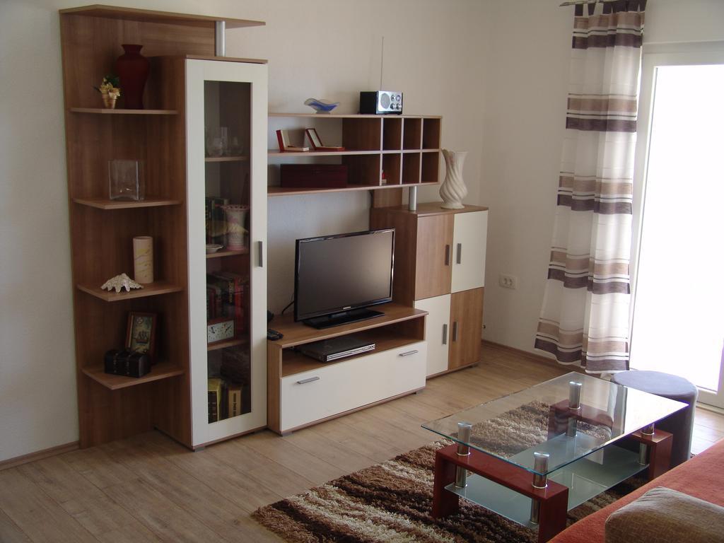 Apartment Davor Gradac  Rum bild